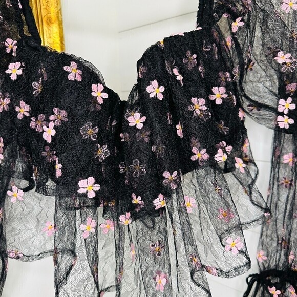 Lovers + Friends NWT Juliana Floral Mesh Crop Top Black Pink Medium - Picture 7 of 11